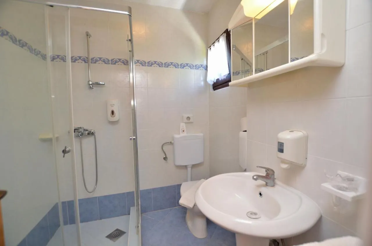 Rooms Aurora بولا