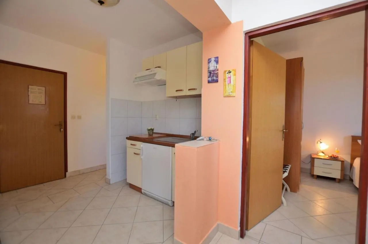 بيت ضيافة Rooms Aurora بولا