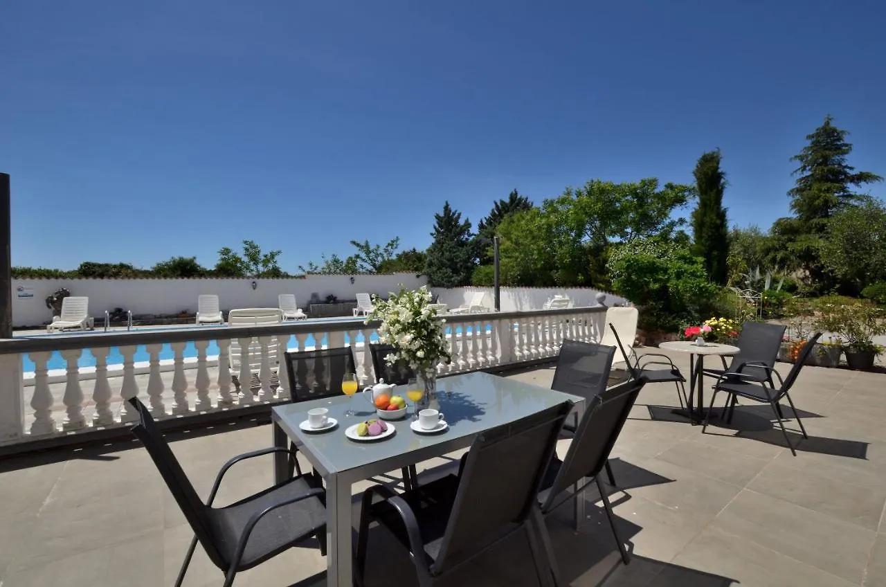 Rooms Aurora بولا بيت ضيافة