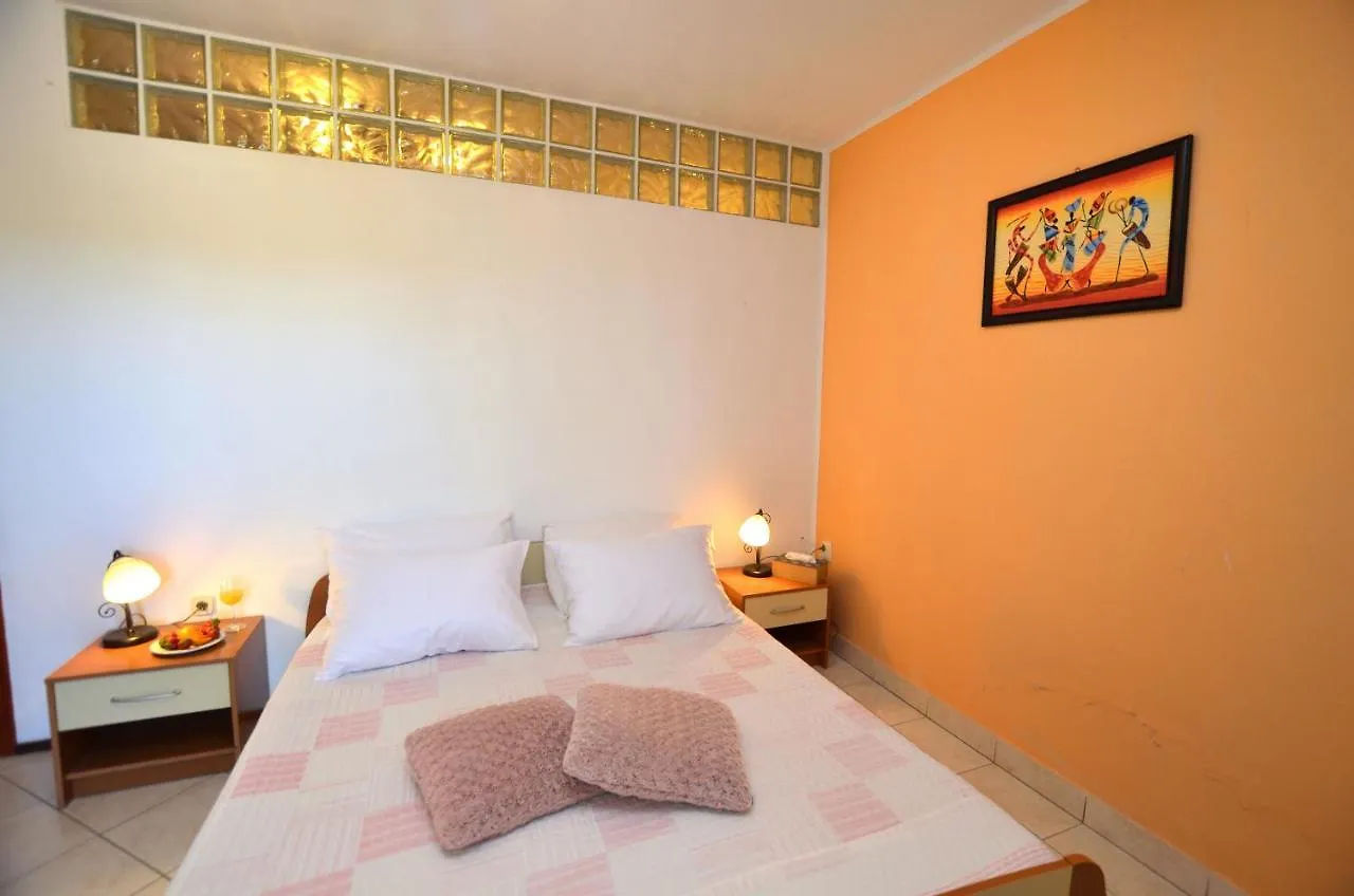 بيت ضيافة Rooms Aurora بولا