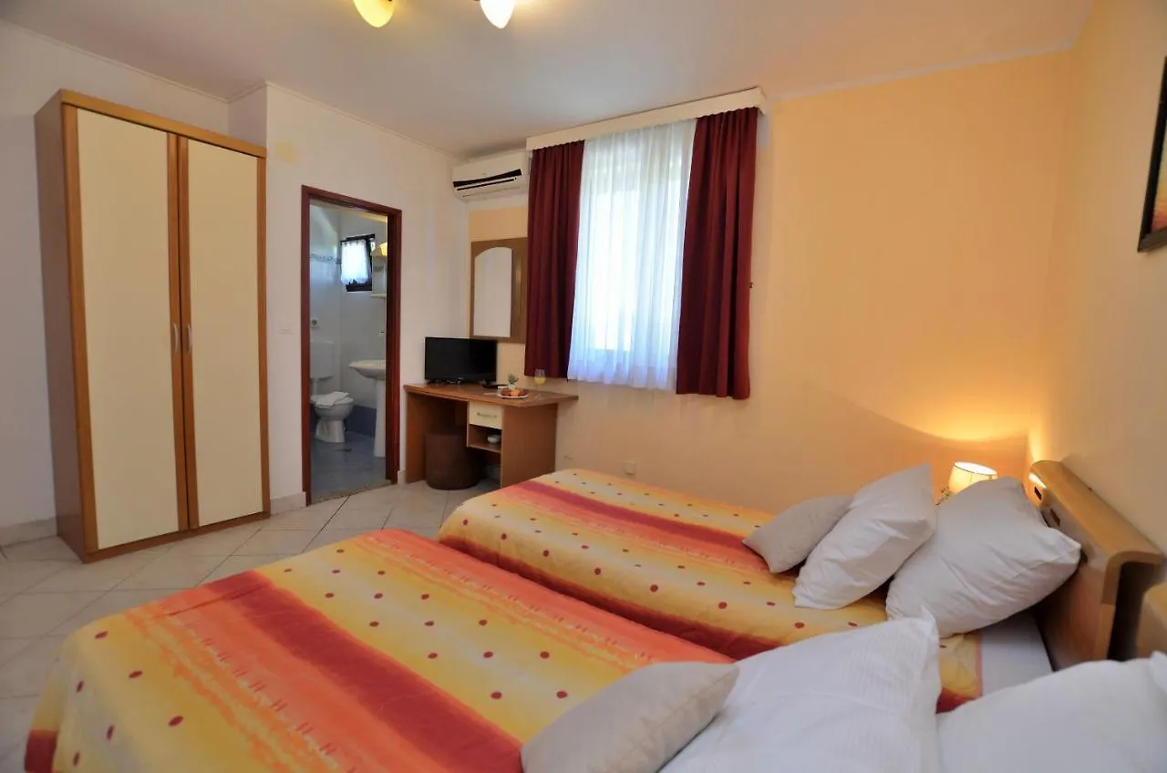 بيت ضيافة Rooms Aurora بولا