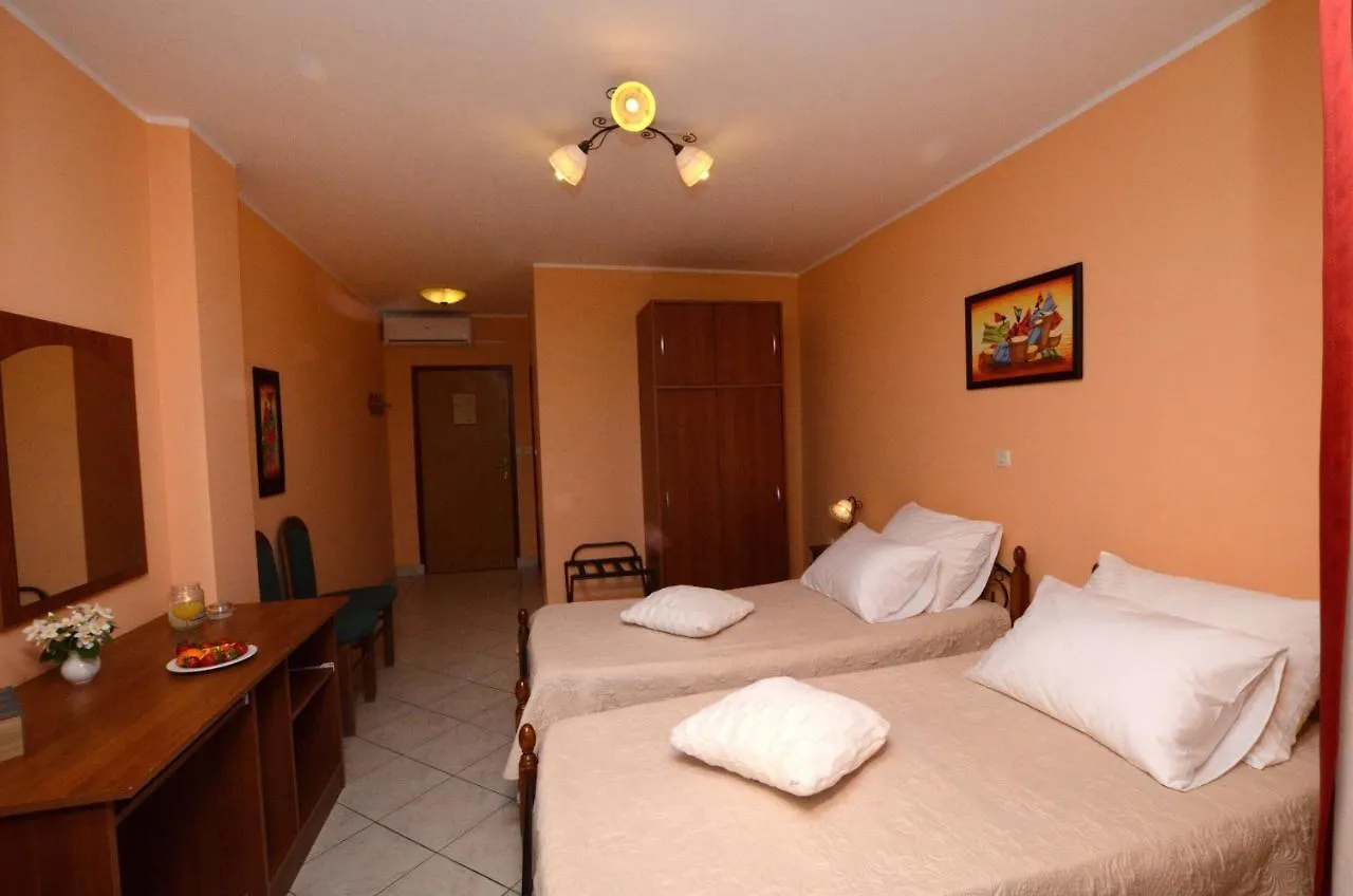 Rooms Aurora بولا بيت ضيافة