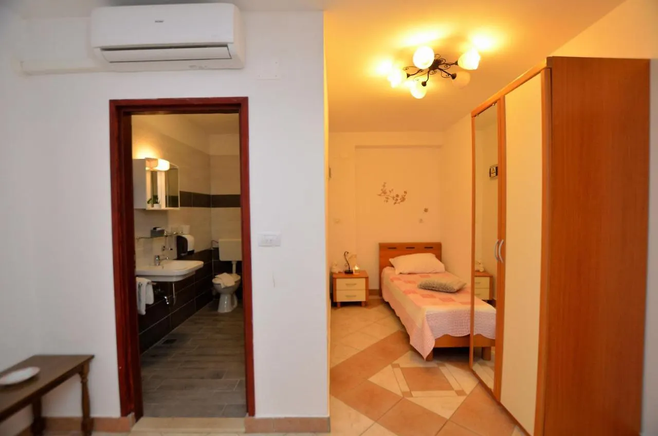Rooms Aurora بولا 3*,  كرواتيا