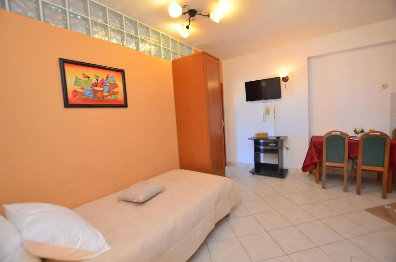 بيت ضيافة Rooms Aurora بولا