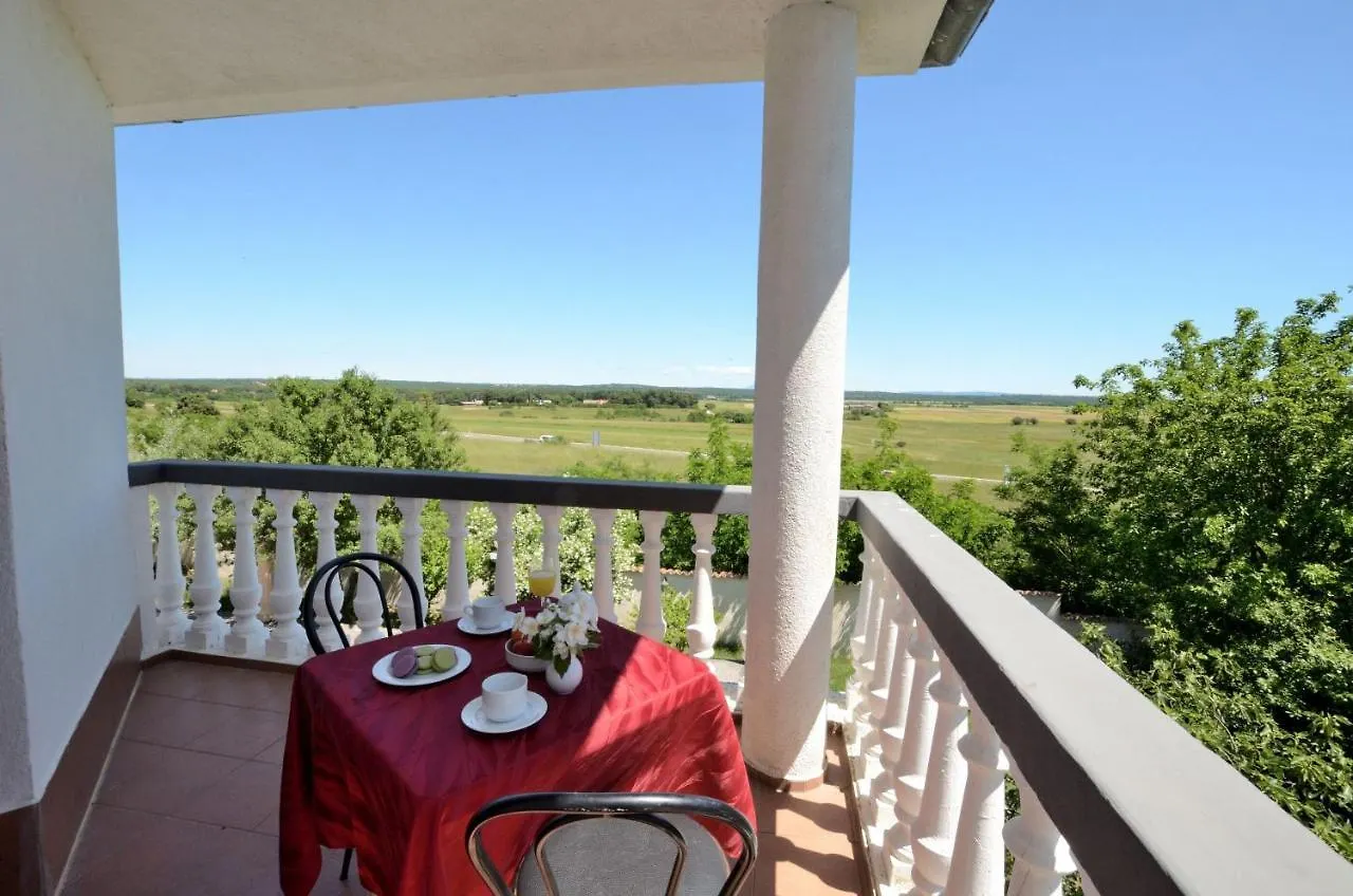 بيت ضيافة Rooms Aurora بولا
